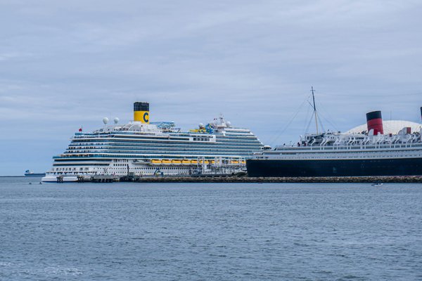 Quels hébergements en Toscane offrent des ateliers de cuisine et des visites de vignobles?